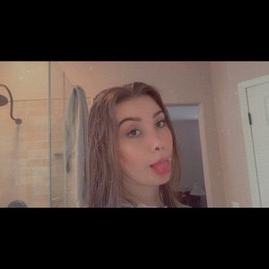 Meet your Posher, Elena